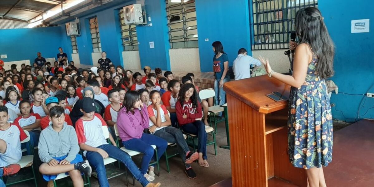 Violência doméstica é tema de palestra da Polícia Civil em escola de Itumbiara