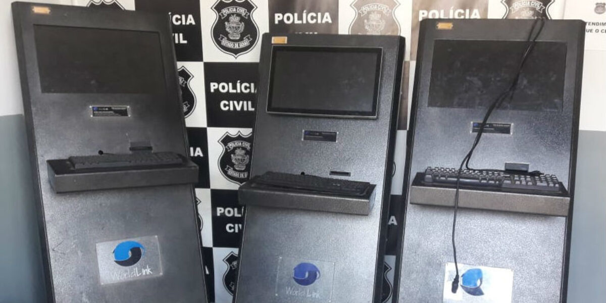 Polícia Civil apreende máquinas caça-níqueis durante operação em bares