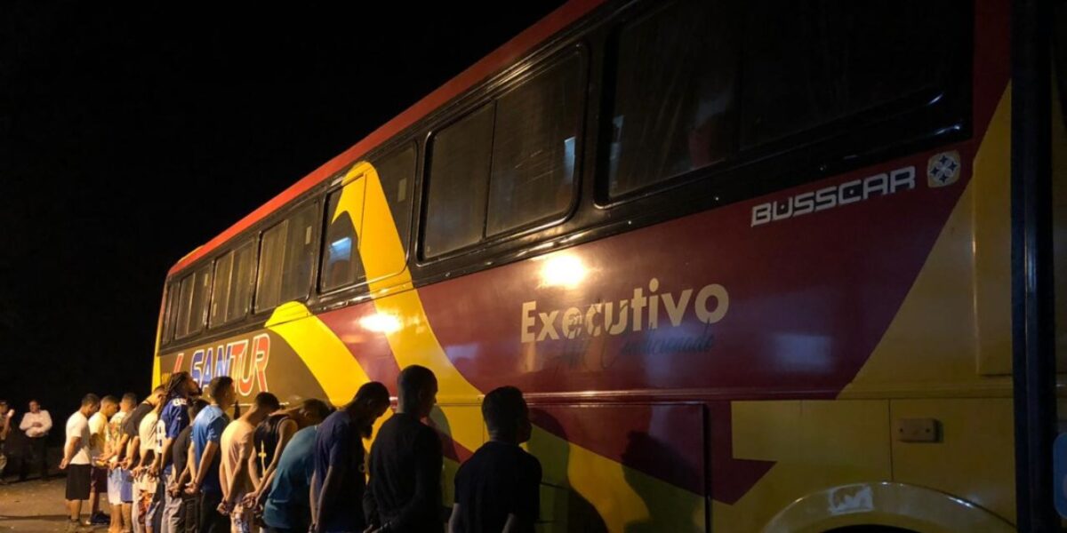 Operação em Firminópolis apreende drogas em ônibus que iria para festa em Goiânia