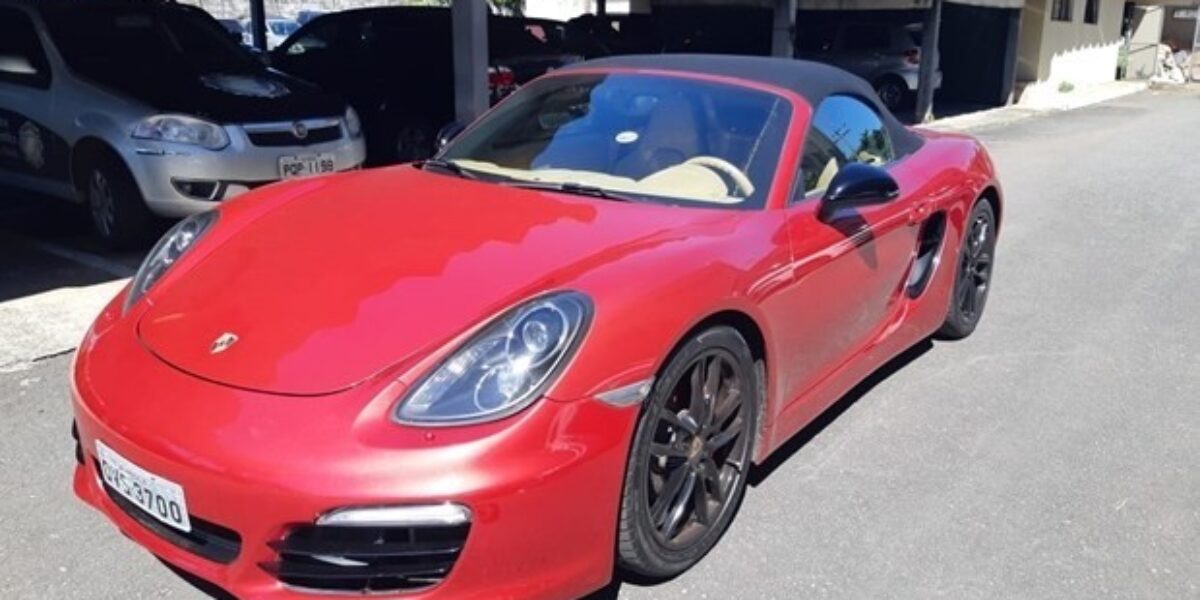 Polícia indicia empresário por compra de Porsche após receber R$ 18 mi por engano de banco