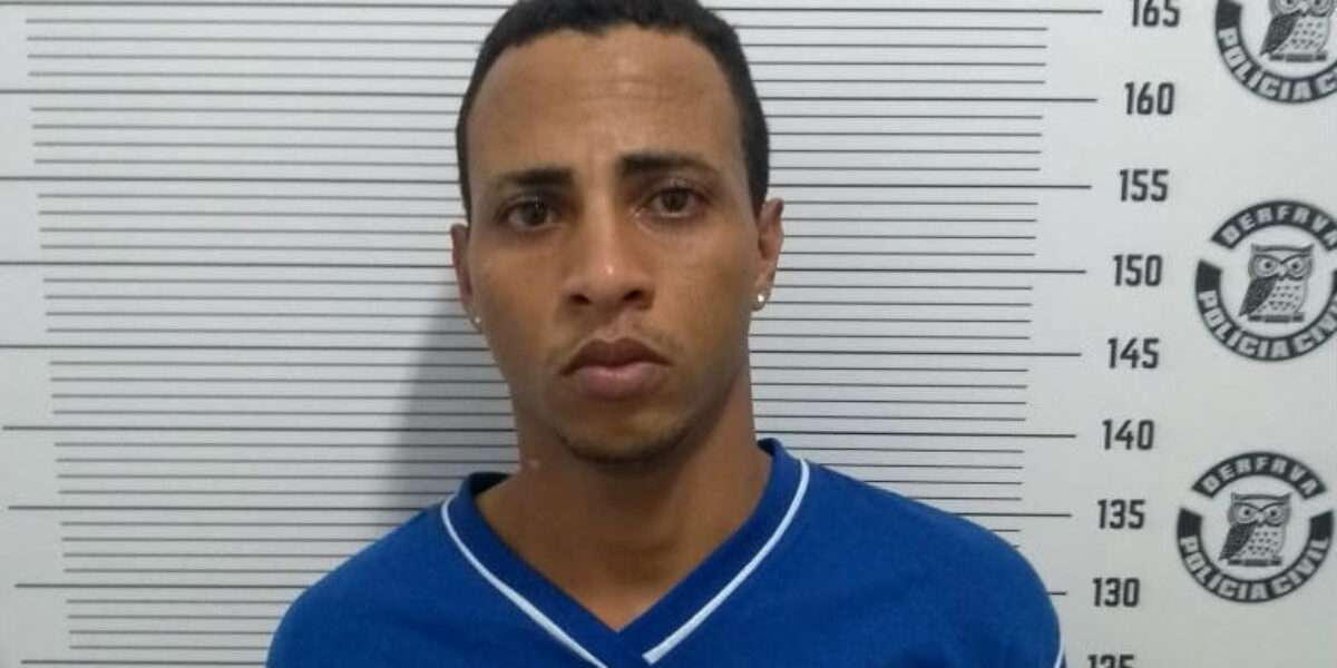 Policiais da DERFRVA prendem investigado com mandado em aberto