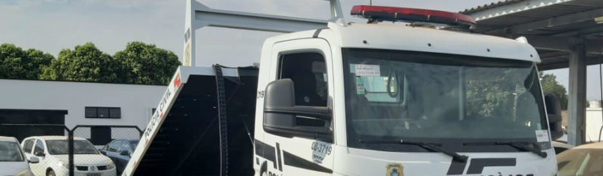 Novo caminhão guincho otimiza serviço de transporte da Polícia Civil