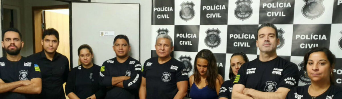 Presa mãe que saiu para beber e deixou 4 filhos pequenos em casa