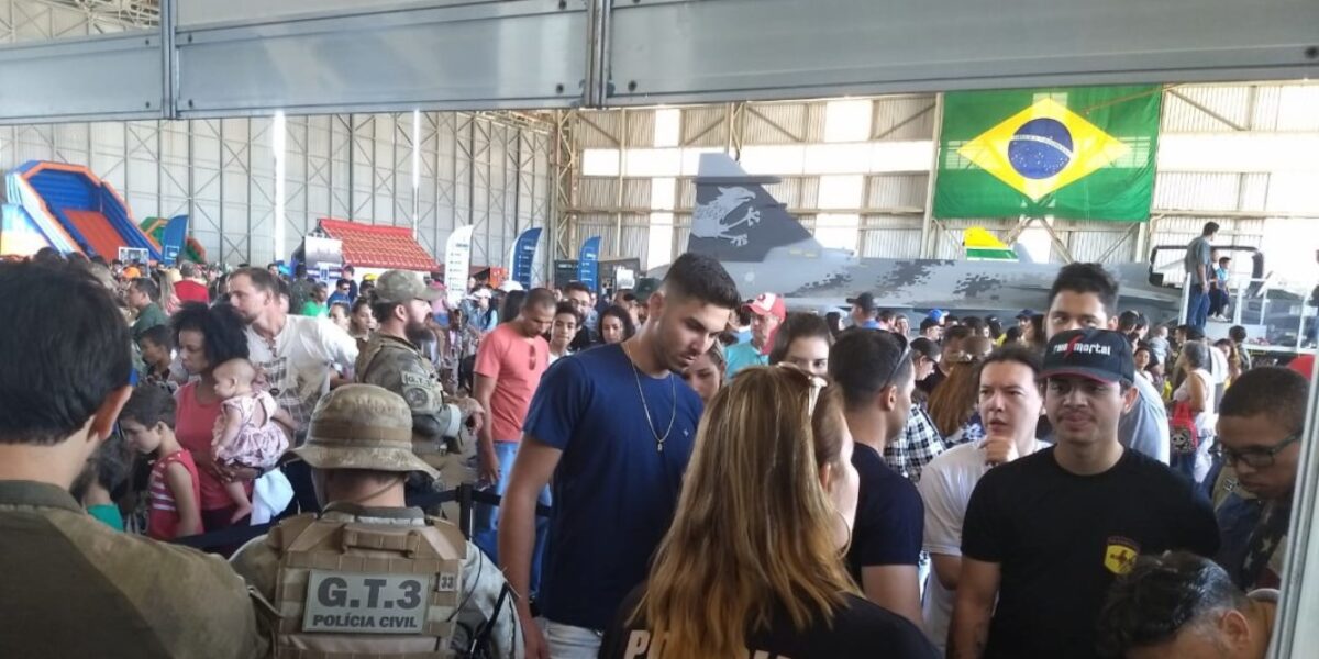 Policiais civis participam de evento contra as drogas em Anápolis