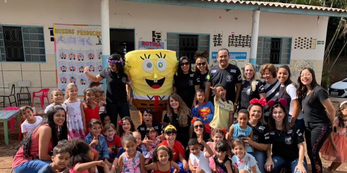 DPCA faz doações a creche em comemoração ao Dia das Crianças