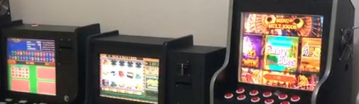 Caça-níqueis são apreendidos no centro de Goiânia