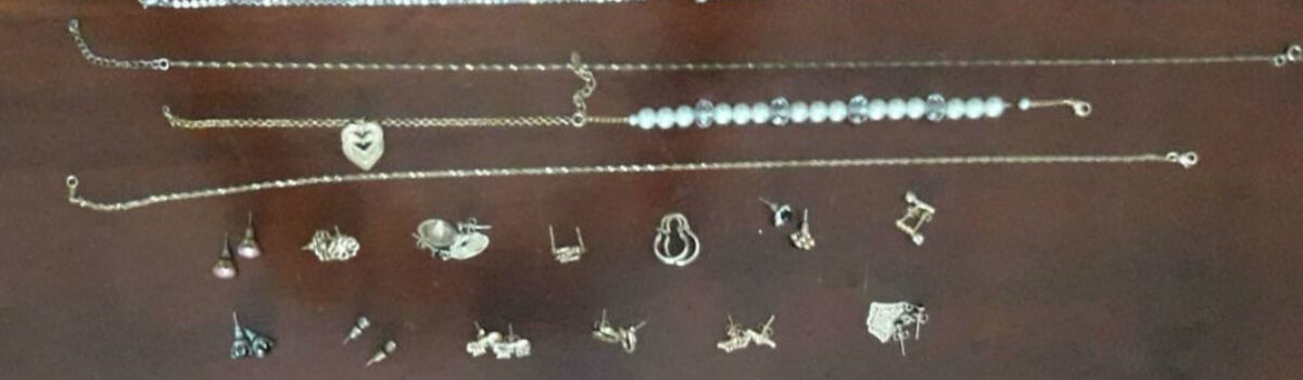 Polícia Civil recupera, em Catalão, semijoias furtadas de vítima