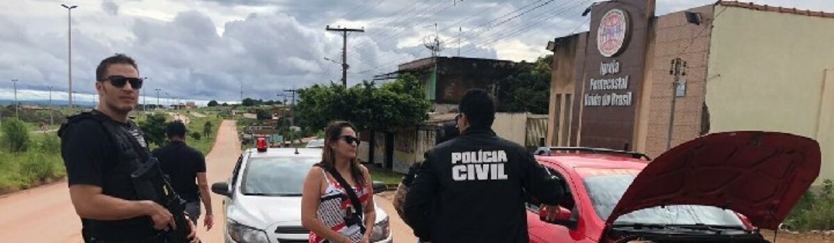 Policiais civis de Águas Lindas recuperam carro roubado enquanto faziam campanha de orientação sobre o coronavírus