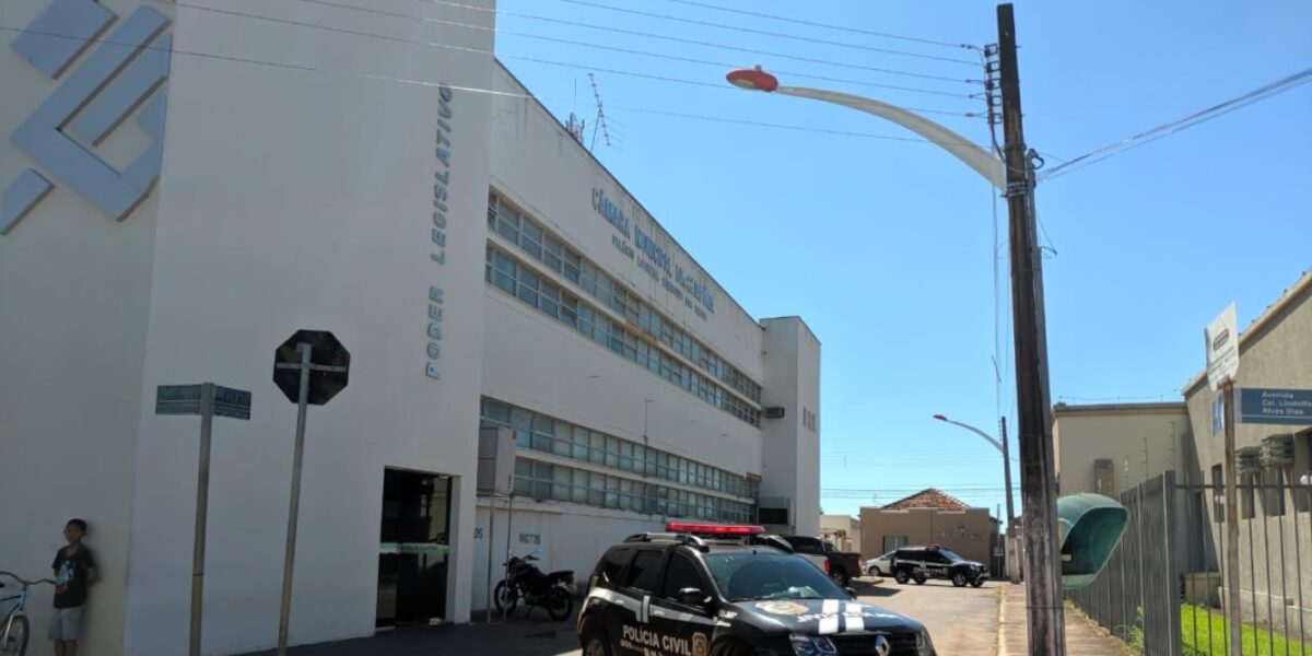 Polícia Civil cumpre buscas no gabinete de ex-vereador em Caiapônia