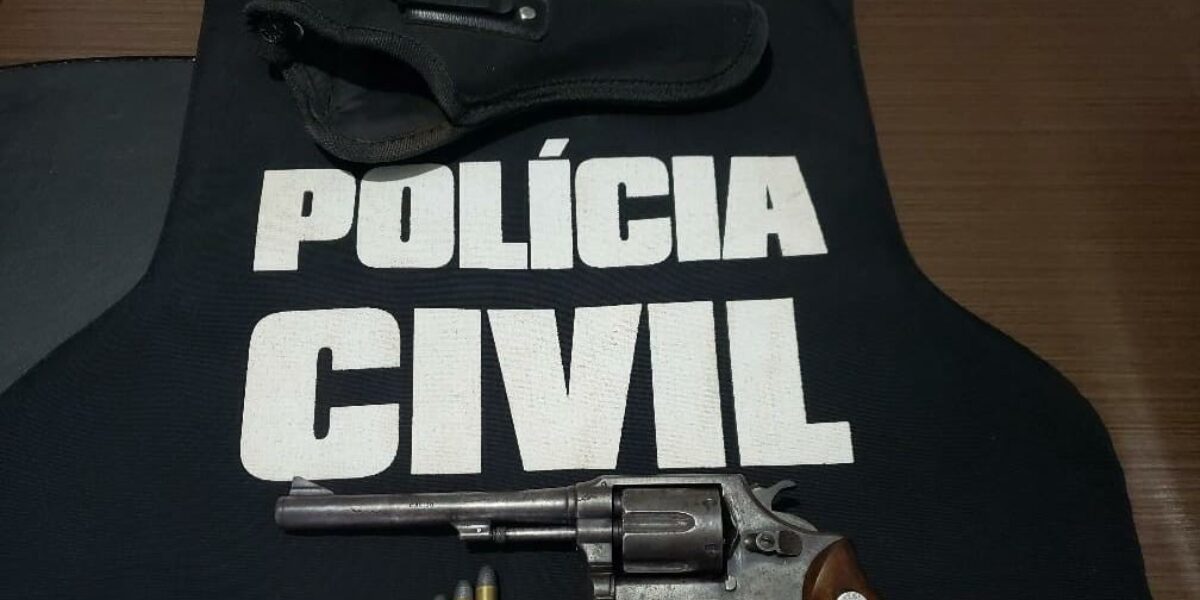 Polícia Civil apreende arma de fogo de autor de violência doméstica, em Goianira