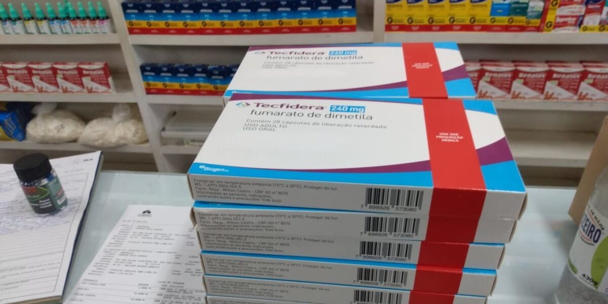 Decon prende duas pessoas por vender medicamentos sem origem em farmácia de Goiânia