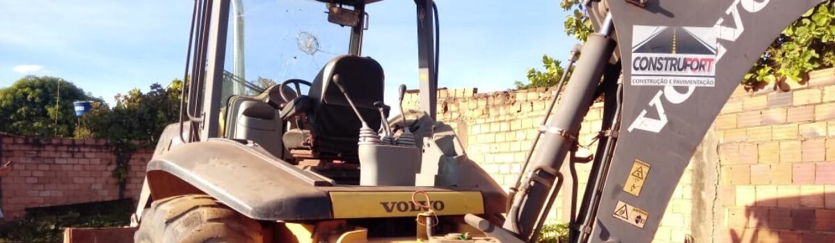 Policiais civis de Aparecida de Goiânia recuperam retroescavadeira