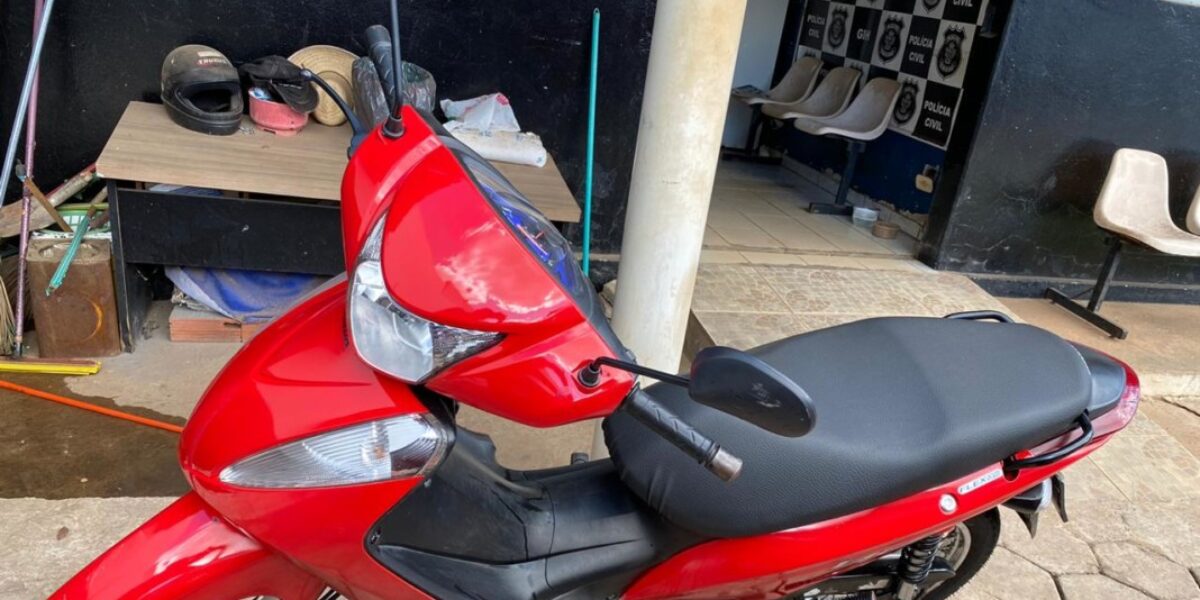 Polícia Civil recupera motocicleta furtada em Uruaçu