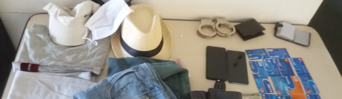 Dois são presos  em Jaraguá por corrupção ativa; dupla ofereceu dinheiro para não ser presa