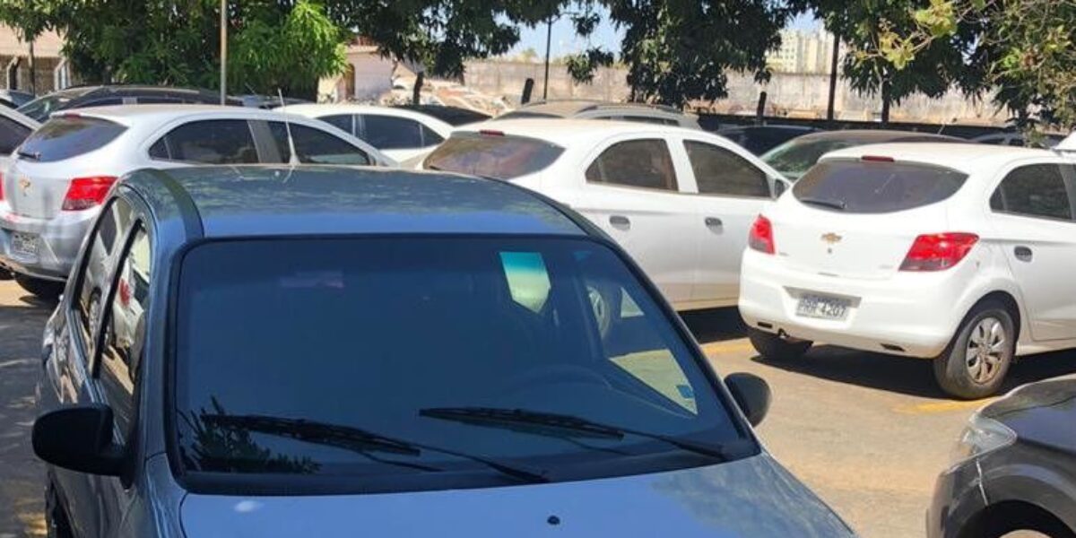 DERFRVA recupera veículo furtado em estacionamento de shopping de Goiânia