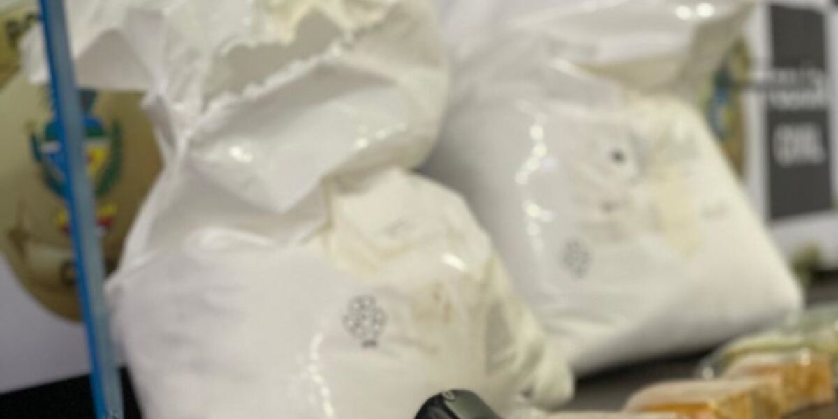 Denarc prende suspeitos de produzir drogas para venda no Vilage Santa Rita 1