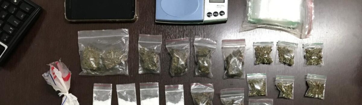 Genarc de Aparecida prende em flagrante suspeito de tráfico; homem alegou que vendia drogas para sustentar a família