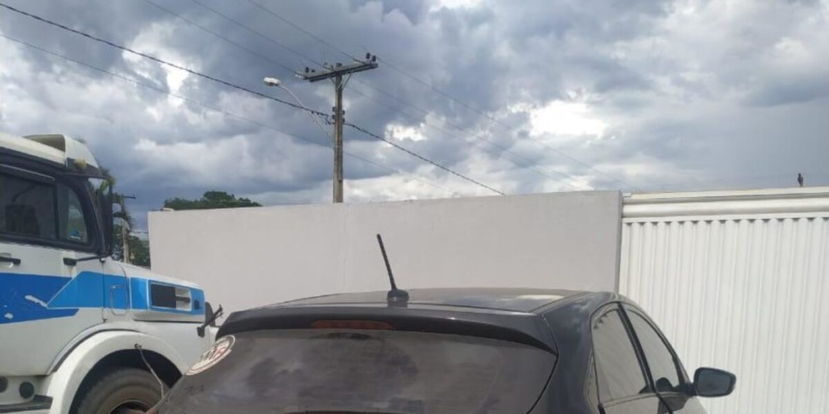 DERFRVA prende autor de roubo e recupera veículo e pertences da vítima