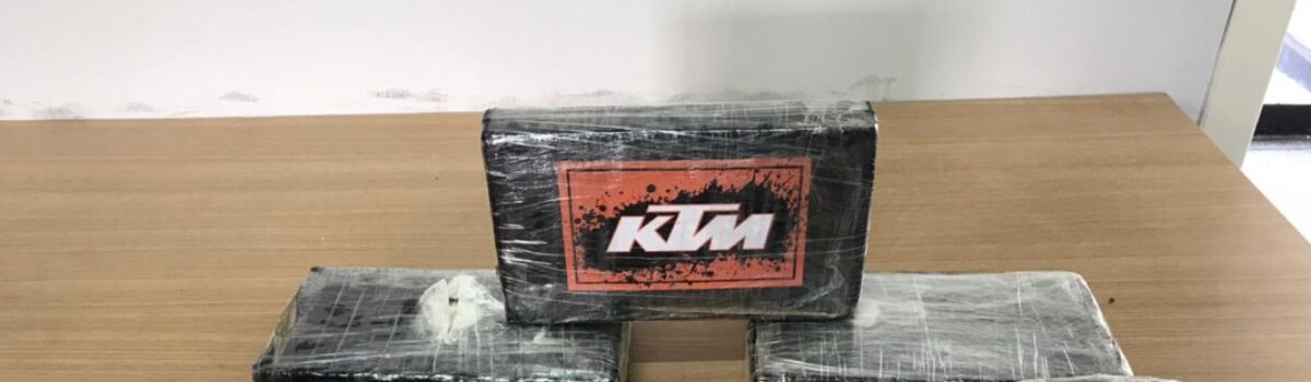 Genarc Aparecida prende dupla com cocaína e maconha