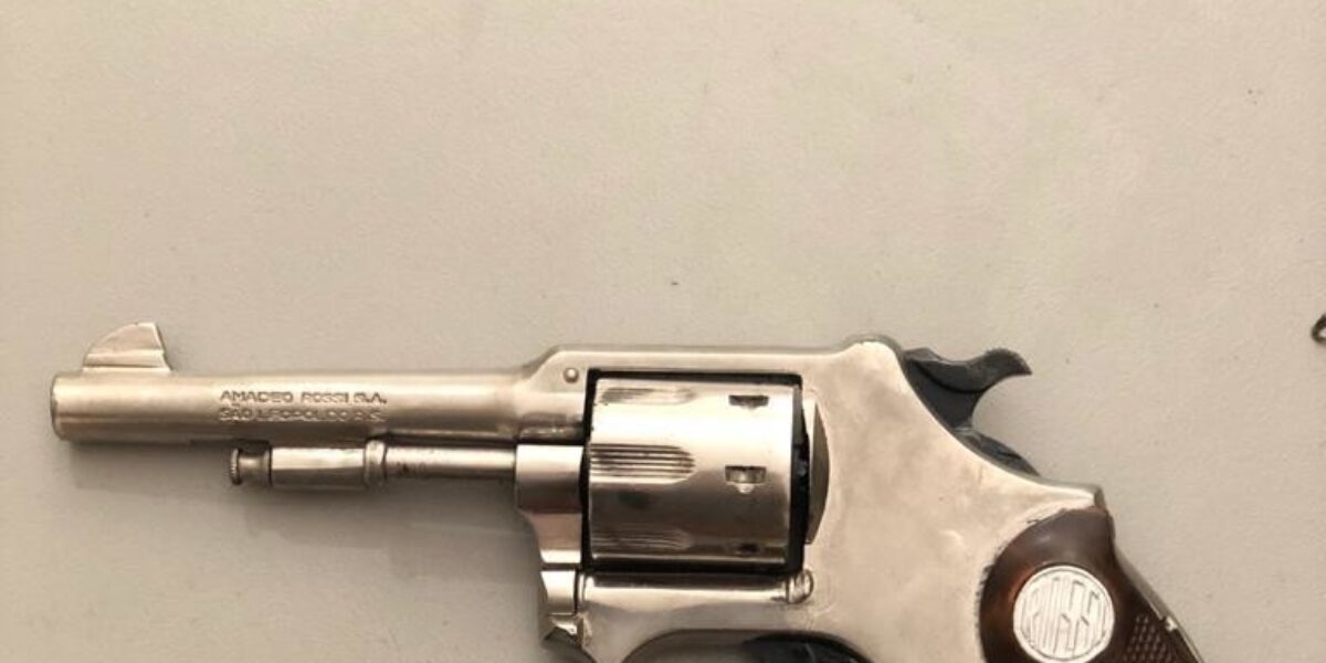 Polícia Civil apreende arma de fogo utiliza em disparos contra uma residência em Mineiros