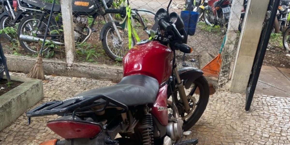 DERFRVA prende suspeito em flagrante por receptação; motocicleta furtada foi recuperada
