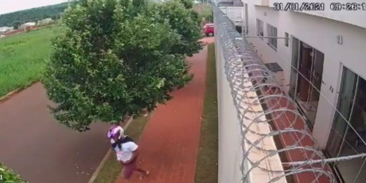 Polícia Civil prende preventivamente jovem suspeito de estuprar mulher na calçada, à luz do dia, em Jataí; crime foi filmado por câmeras