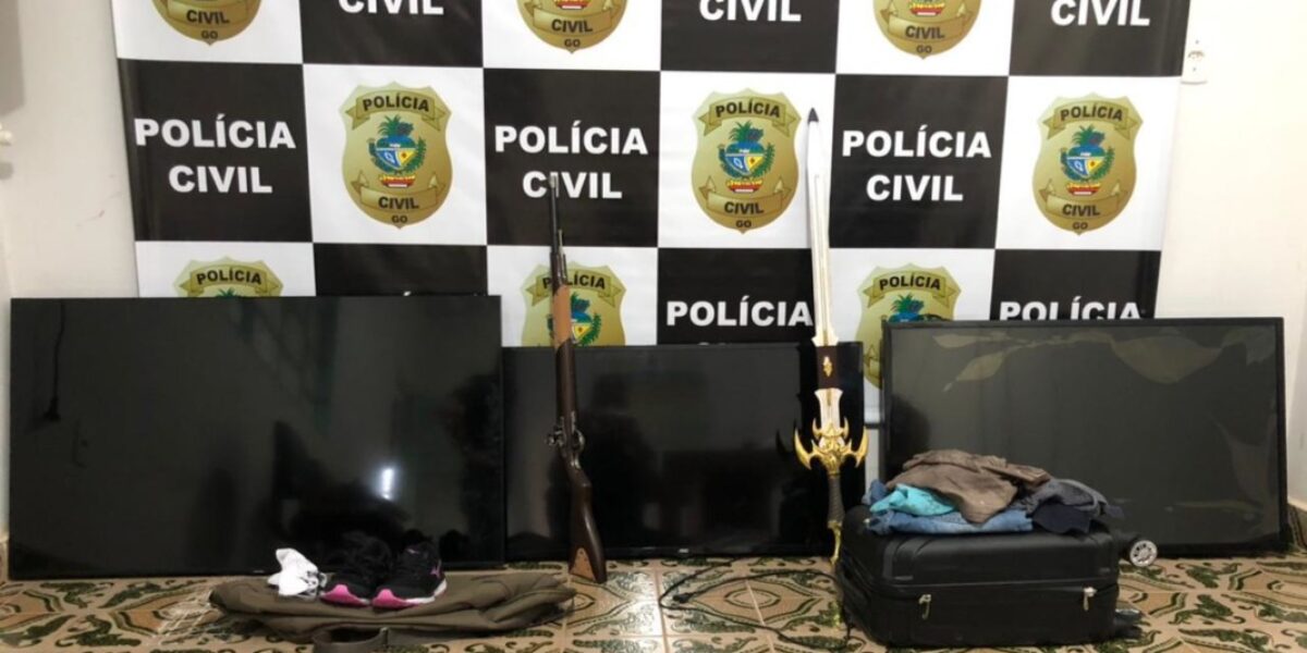 Autora de receptação é presa com produtos de roubo em Aruanã; dois menores foram apreendidos