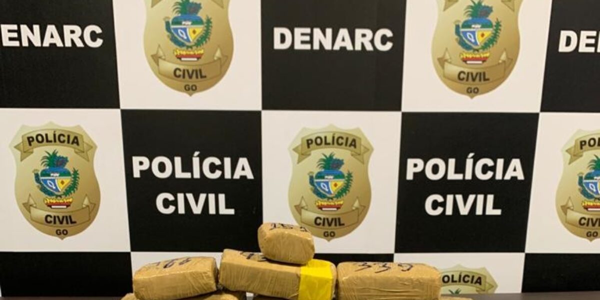 Mulher é presa pela Denarc na rodoviária de Goiânia com 8 Kg de maconha