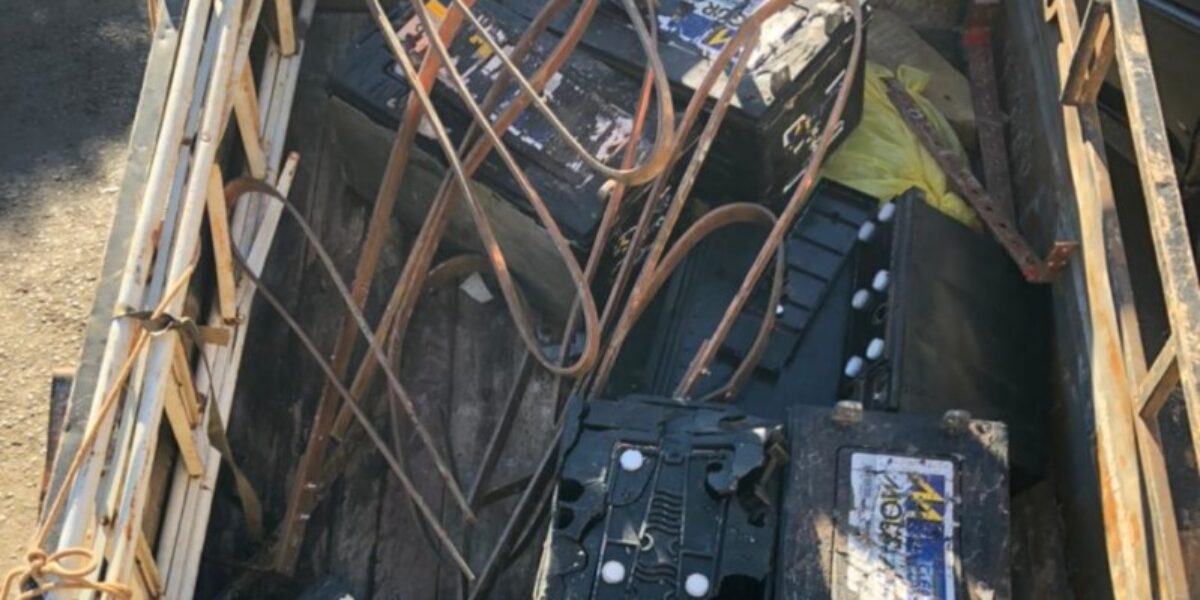 Mulher é presa por vender baterias e fios de cobre furtados em Mato Grosso a empresária de Mineiros