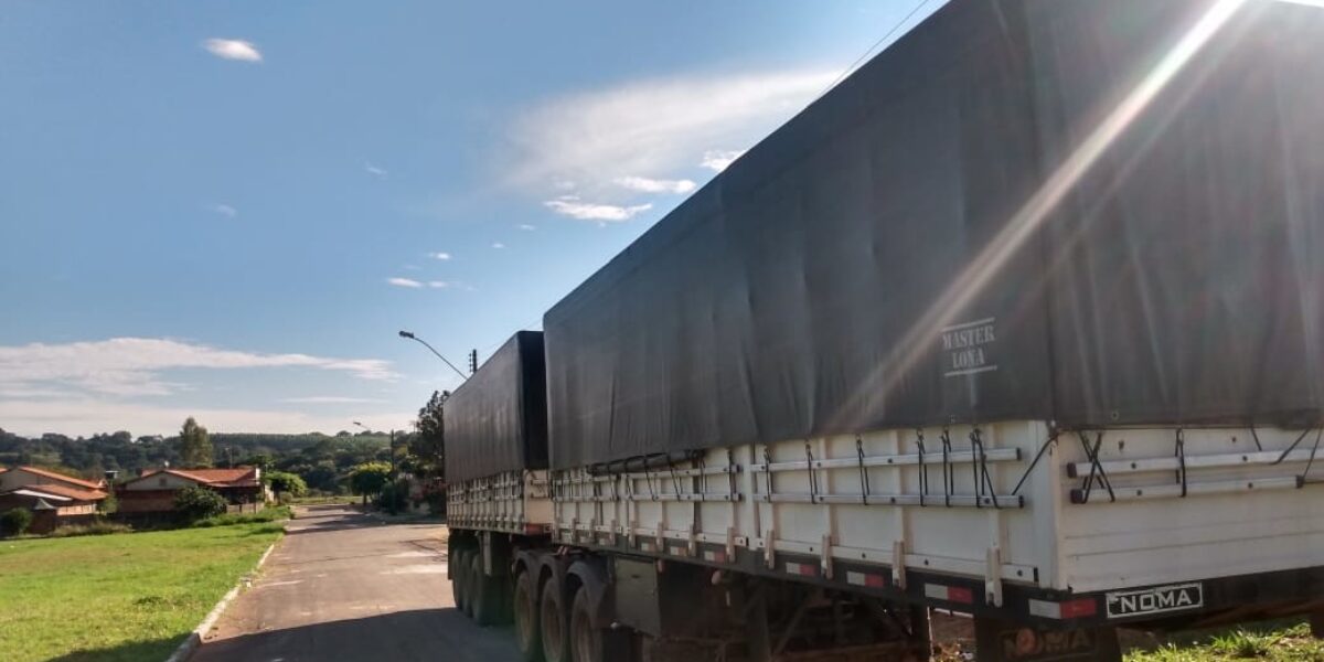 PCGO prende em flagrante motorista de caminhão que fingiu ter sido roubado para desviar carga de soja