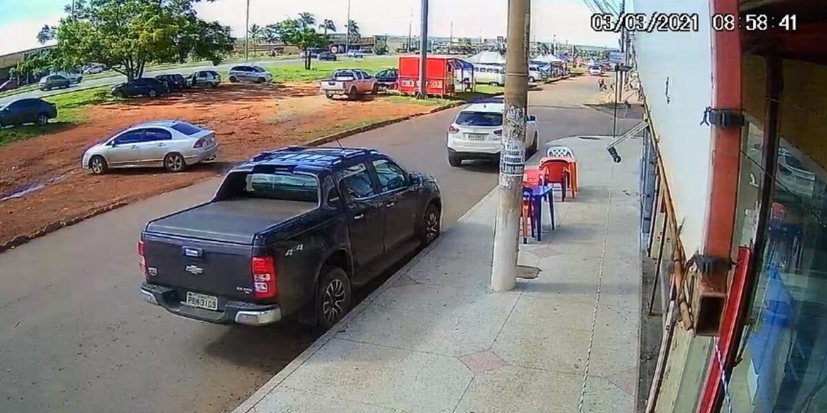 Dupla é presa por roubo de veículo em Valparaíso