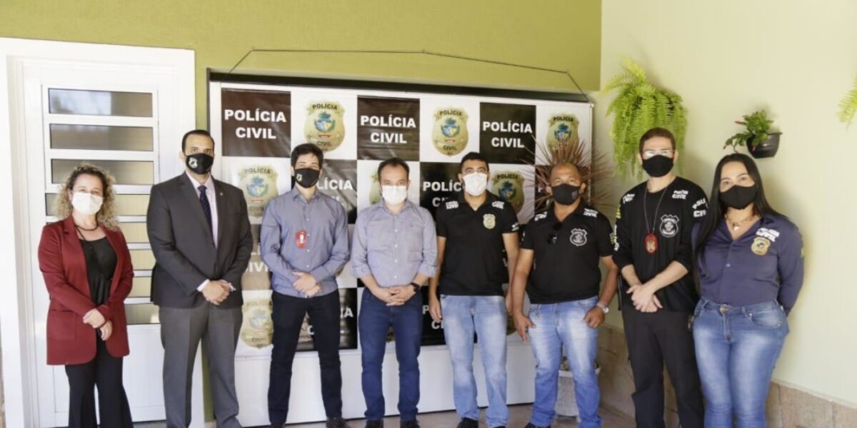 Polícia Civil inaugura nova sede da Delegacia da Mulher em Valparaíso