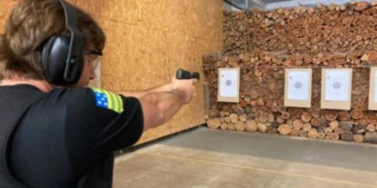 ESPC atualiza policiais civis em Sig Sauer.