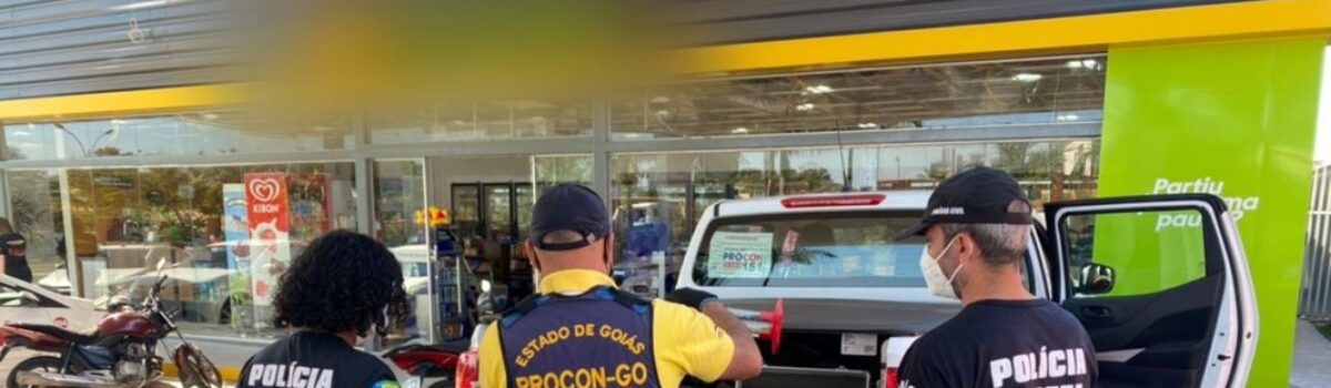 Polícia Civil e Procon fazem fiscalização para apurar novo aumento nos postos de combustíveis em Goiânia