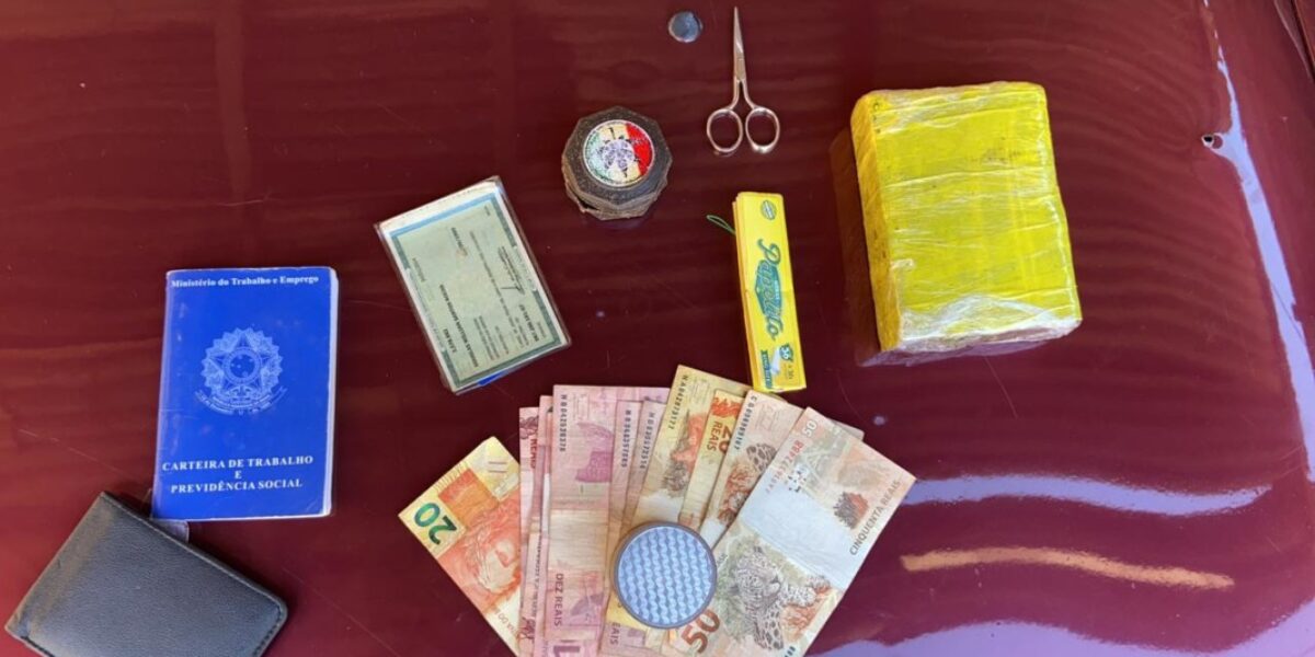 Usuário e suspeito de tráfico são flagrados com drogas em Planaltina