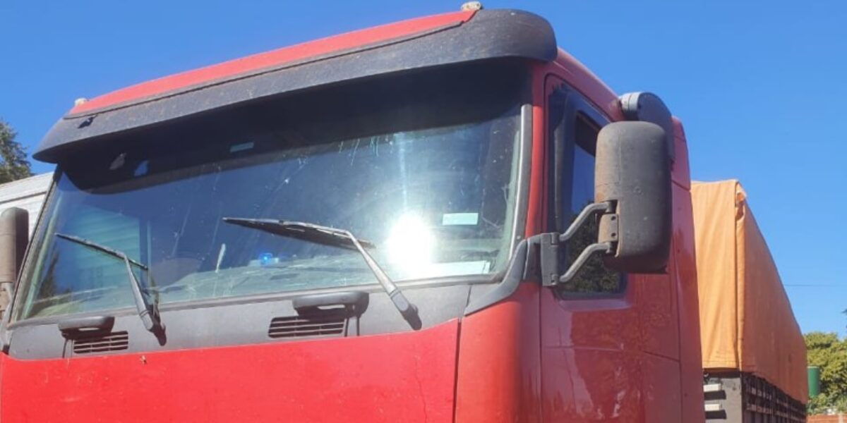 Gepatri recupera em Itumbiara caminhão roubado; motorista foi feito refém