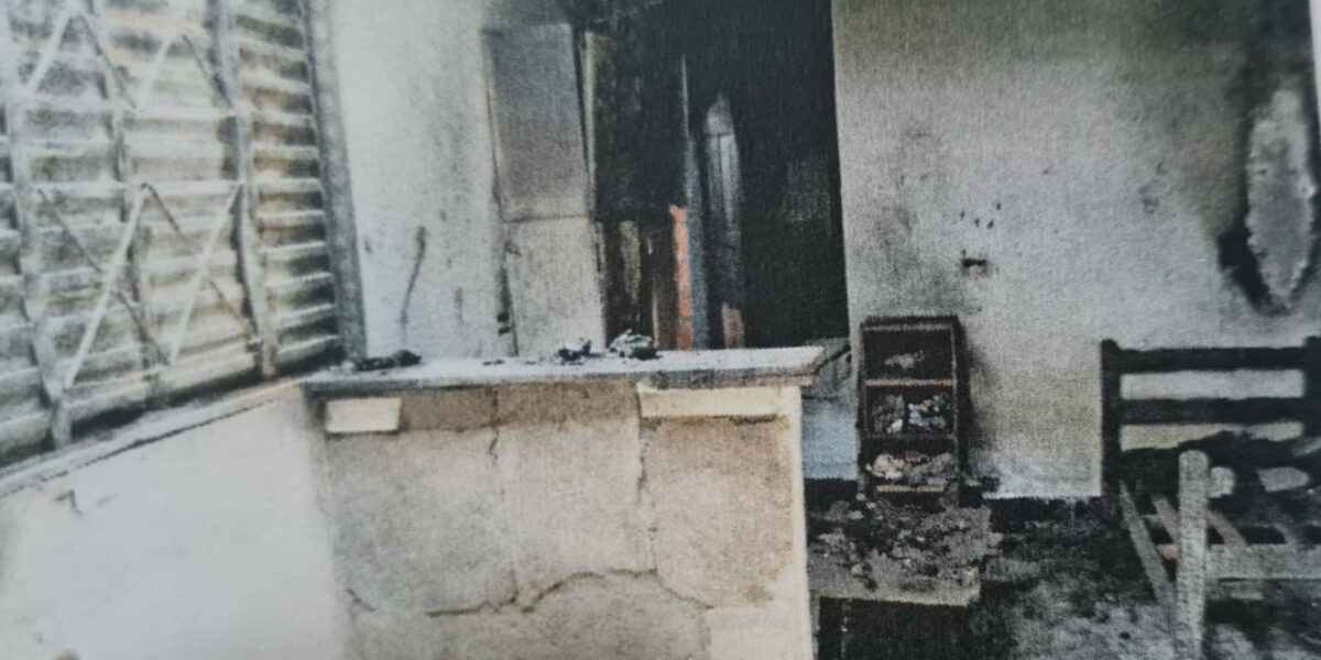 DP de Goianésia prende homem investigado por incendiar a casa da ex-mulher e de seu filho