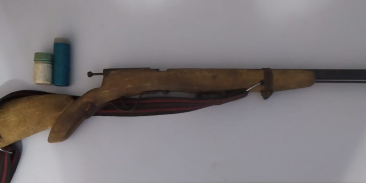 Homem é preso com arma de fabricação artesanal, em Goianésia