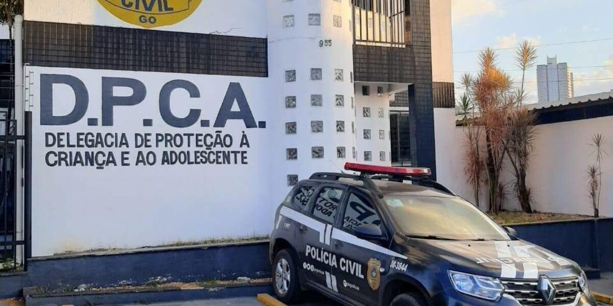 Mãe é presa por abandonar filho na rua, em Goiânia