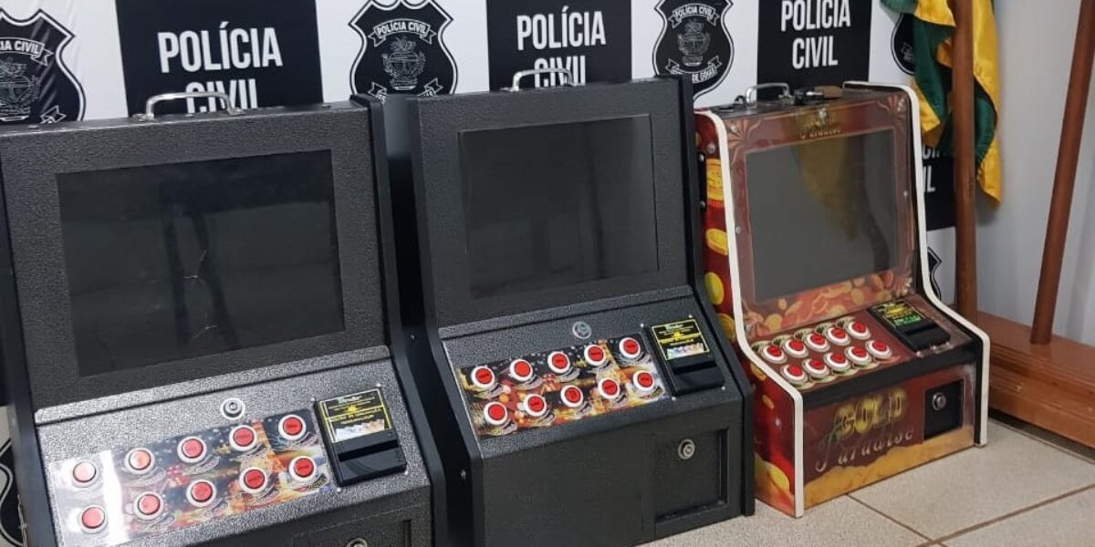 Máquinas caça-níqueis são apreendidas, em Itumbiara