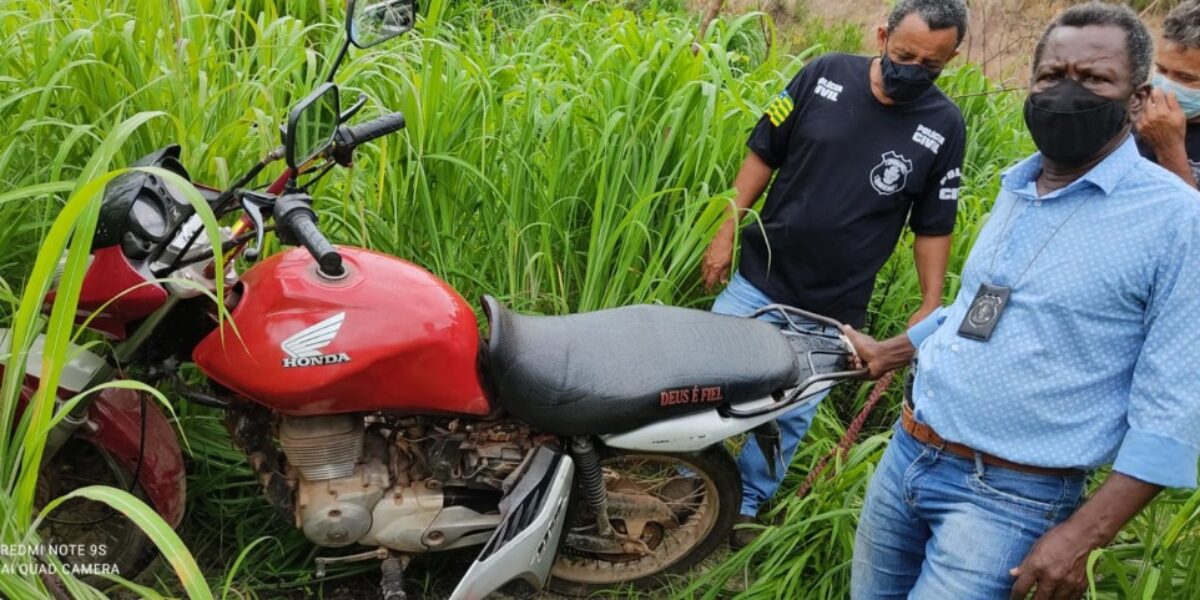 Motocicleta é recuperada após assalto à mão armada em Campos Belos