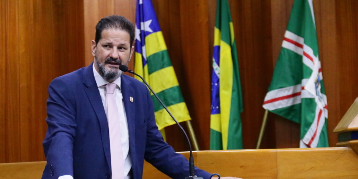 Delegado-geral participa de sessão na Câmara que propõe medalha para policiais civis; comenda levará nome do delegado Antônio Gonçalves