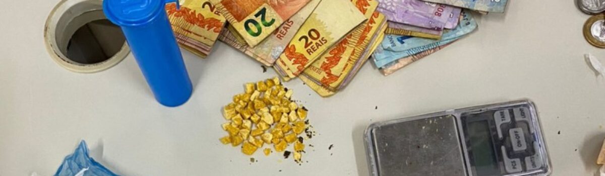 Polícia Civil prende pai e filho por tráfico de drogas e receptação