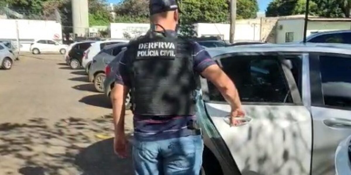 Dois são presos por revender veículos após locação