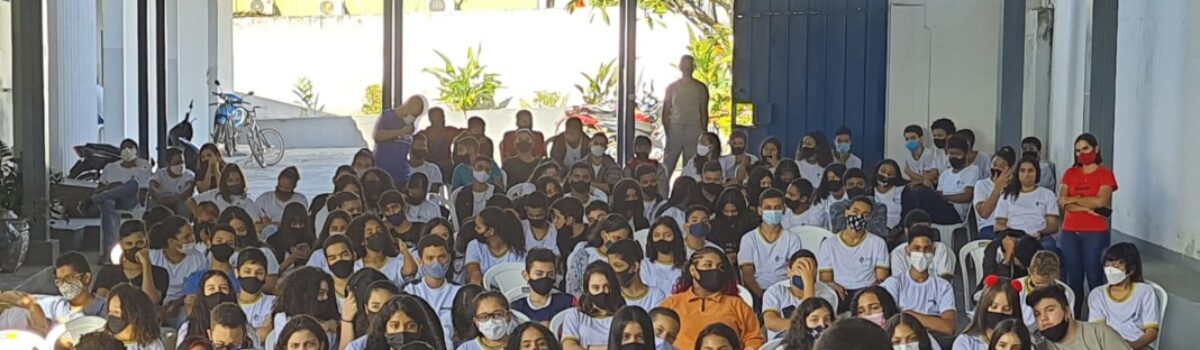 PC participa de palestra sobre drogas e violência na escola