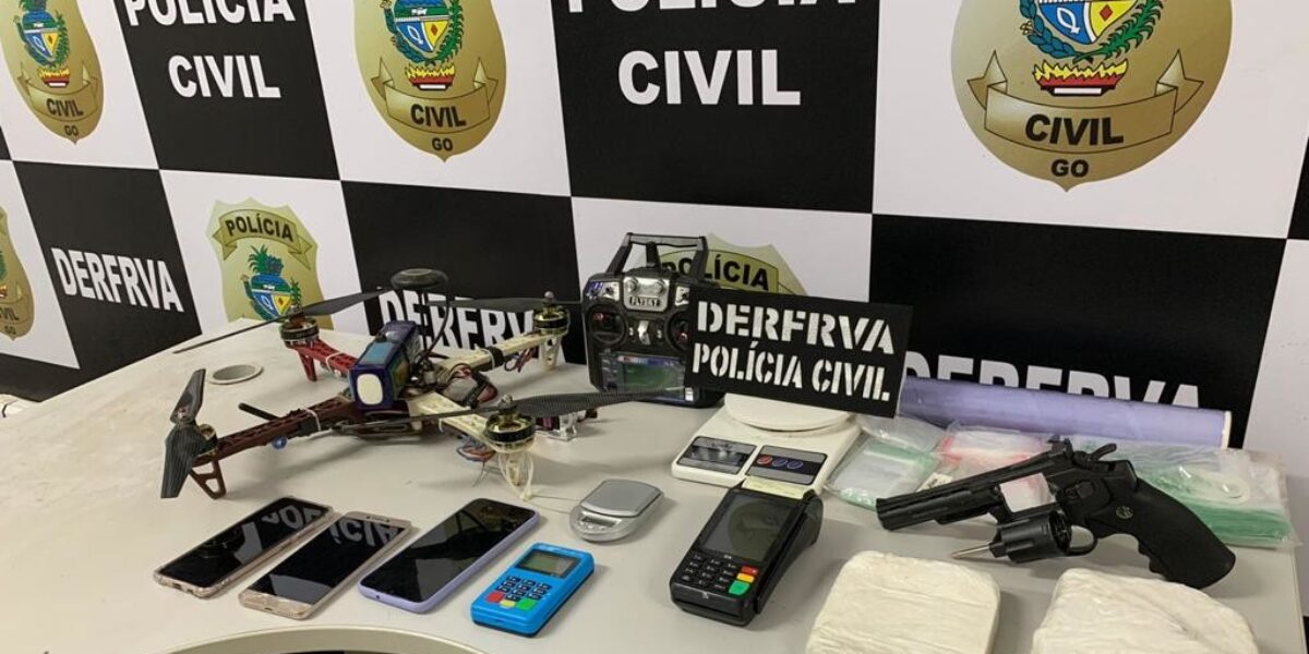 Trio é preso em flagrante por tráfico de drogas após homem mentir sobre roubo de veículo