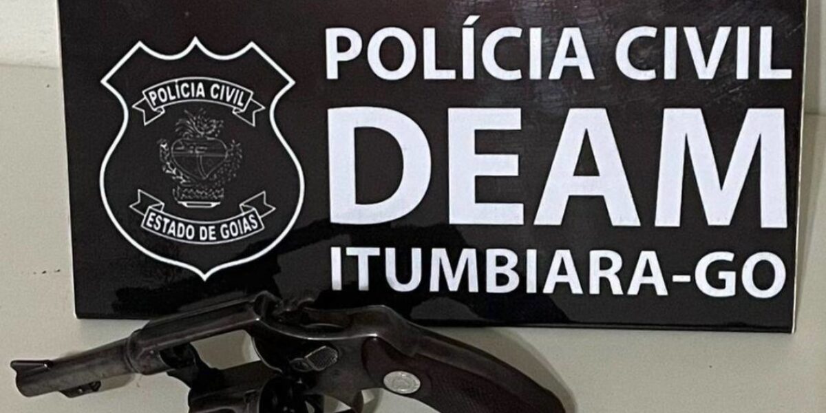 Investigado por agressão à mulher é preso em flagrante por porte de arma