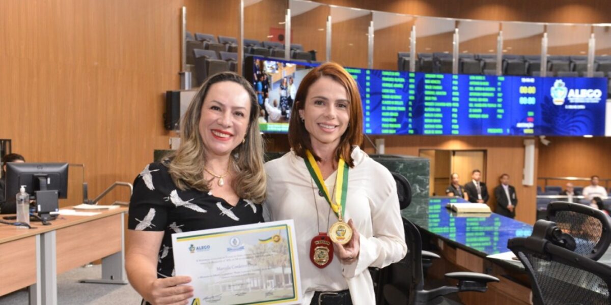 Delegada titular da DPCA Goiânia recebe Medalha Pedro Ludovico Teixeira