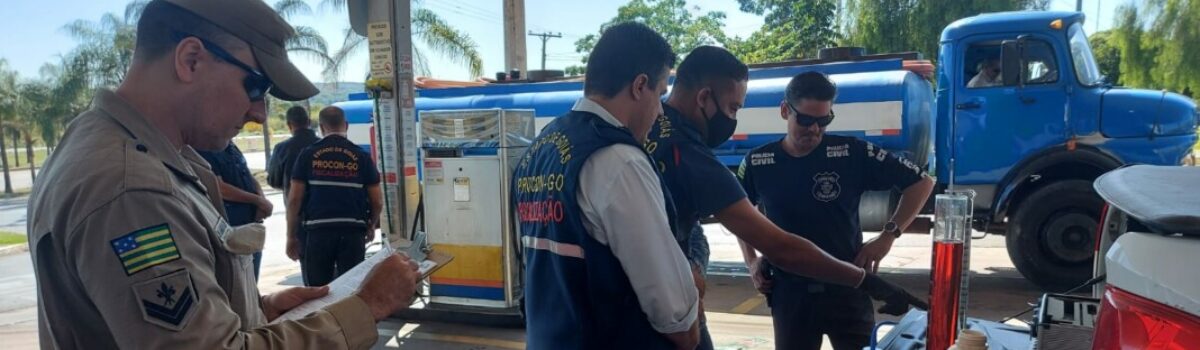 Operação Posto Clone fiscaliza postos de combustíveis por venda do produto com procedência duvidosa