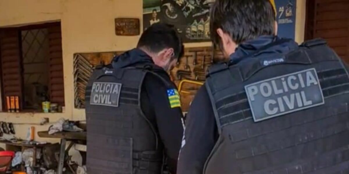 PCGO conclui investigação e prende casal suspeito de atrair vítima a embosca e matá-la por vingança